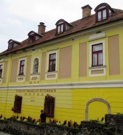 Offi Ház Hotel