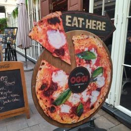 Oggi Pizzeria Napoletana Budapest - Étel/ital