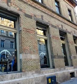 Oinos Wine Bar & Bistro