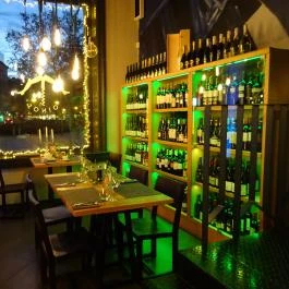 Oinos Wine Bar & Bistro Budapest - Belső