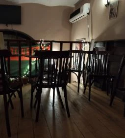 Oké Hungária Sörház & Café