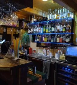 Oké Hungária Sörház & Café