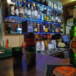 Oké Hungária Sörház & Café Budapest - Étel/ital