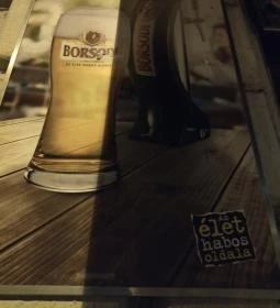 Oké Hungária Sörház & Café