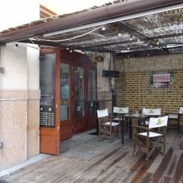 One More Cafe - Gozsdu Udvar Budapest - Külső kép