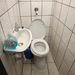 Oportó Borozó Budapest - Mosdó