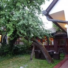 Öreg Prés Étterem Mór - Külső kép