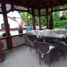 Öreg Prés Étterem Mór - Külső kép