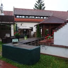 Öreg Prés Butikhotel, Mór - Külső kép