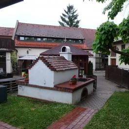 Öreg Prés Butikhotel, Mór - Medence/kert