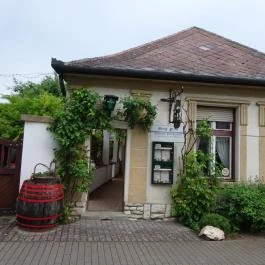 Öreg Prés Butikhotel, Mór - Külső kép