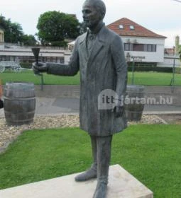 Törley Pezsgőmanufaktúra és Látogatóközpont 