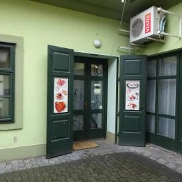 Óvárosi Kávéház & Étterem Mosonmagyaróvár - Külső kép