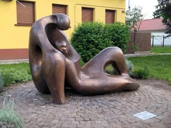 Óvó szerelem Monor