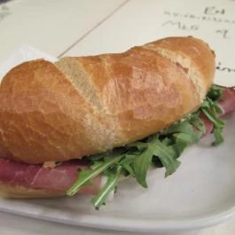 Pagony Café Budapest - Étel/ital