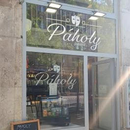 Páholy Café & Bistro, Budapest - Külső kép