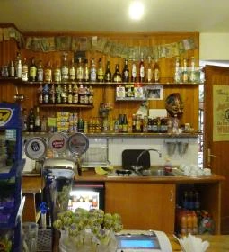 Pál Söröző & Barlangterasz