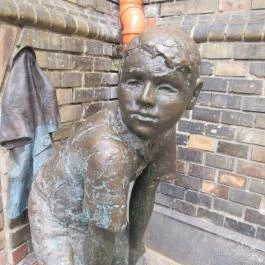 Pál utcai fiúk szobra Budapest - Egyéb