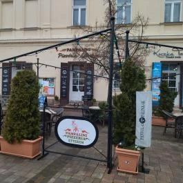 Pampalini Pizzeria Vác - Külső kép