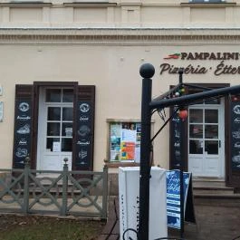 Pampalini Pizzeria Vác - Külső kép