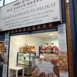 Panelpék - Egy Falat Kenyér - Csepeli Piac Budapest - Belső