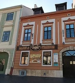 Papa Joe Saloon & Steak House