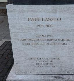 Papp László szobor - Papp László tér
