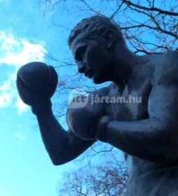 Papp László szobor - Papp László tér