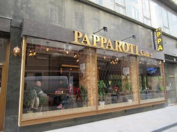 Pappa Roti Cafe + Budapest