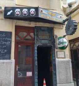 Parabolic Lázárus Brewery