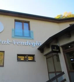 Patak Bisztró és Borozó