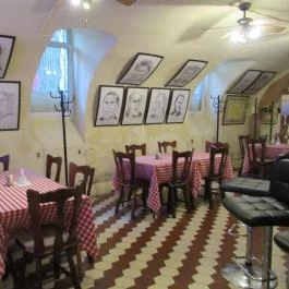 Páter Bonifác Kisvendéglő, Budapest - Belső
