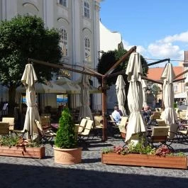 Pátria Kávéház & Étterem Székesfehérvár - Külső kép