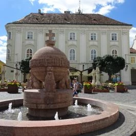 Pátria Kávéház & Étterem Székesfehérvár - Külső kép