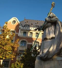 Pázmány Péter szobra