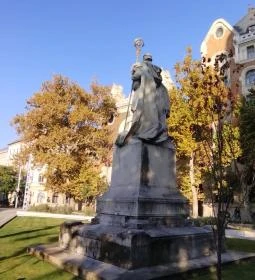 Pázmány Péter szobra