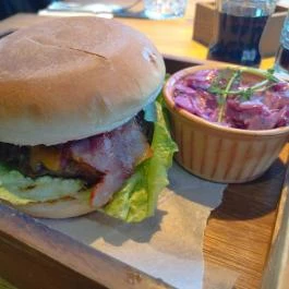 Pearl Harbor Restaurant, Bowling & Bar - Stop Shop Budapest - Étel/ital