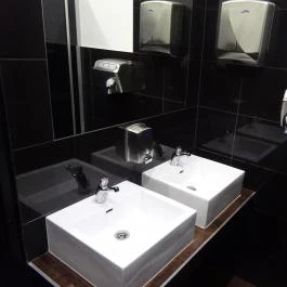 Pearl Harbor Restaurant, Bowling & Bar - Stop Shop Budapest - Mosdó