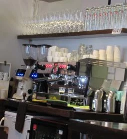 Peet & the Flat White