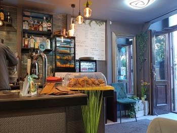 Pepe & Milán croissant & espresso bar Budapest