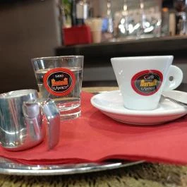 Pepe & Milán croissant & espresso bar Budapest - Étel/ital