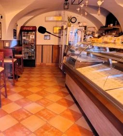 Peresztegi Pékség Mintaboltja - Ötvös