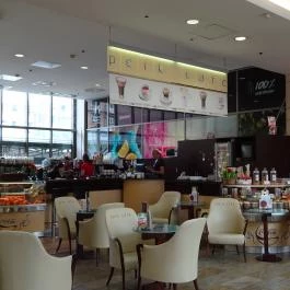 Perk Cafe - WestEnd City Center Budapest - Belső