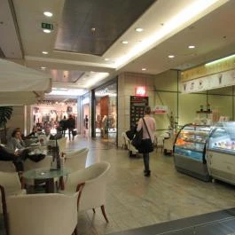 Perk Cafe - WestEnd City Center Budapest - Belső