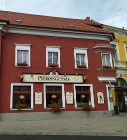Perkovátz Ház English Pub & Restaurant