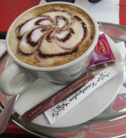 Peron Café - Holdfény Liget