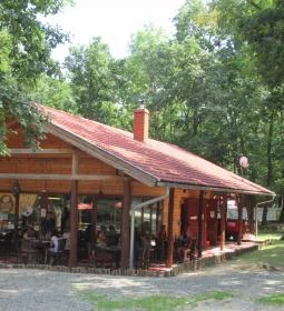 Peron Café - Holdfény Liget