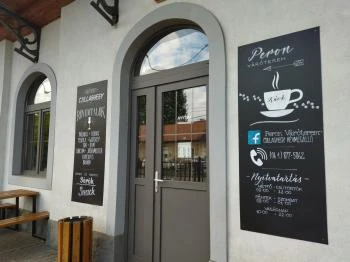 Peron váróterem söröző Budapest