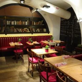 Pest-Buda Bistro & Terrace Budapest - Belső
