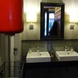 Pesti Burger & Bár Budapest - Mosdó